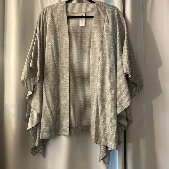 Cabi ATC Reversible Cape - Picture 4 of 9